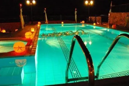 Vergis Epavlis Hotel