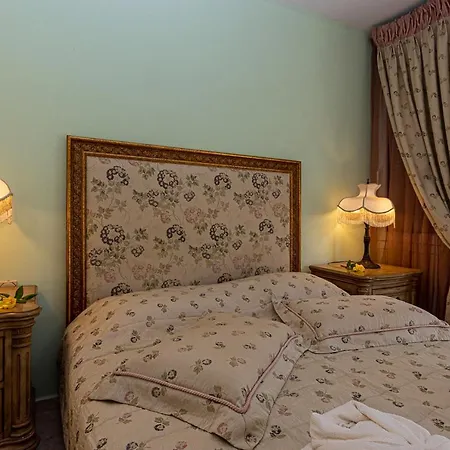 Vergis Epavlis 5*