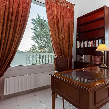 Hotel Vergis Epavlis 5*