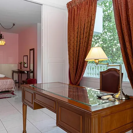 Hotel Vergis Epavlis 5*