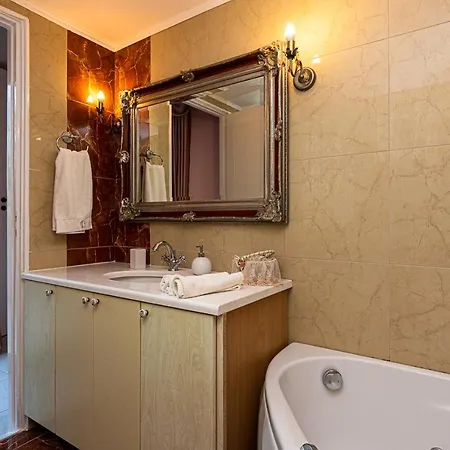 Vergis Epavlis 5*