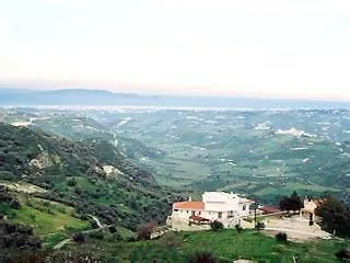 Hotel Vergis Epavlis Agios Myronas